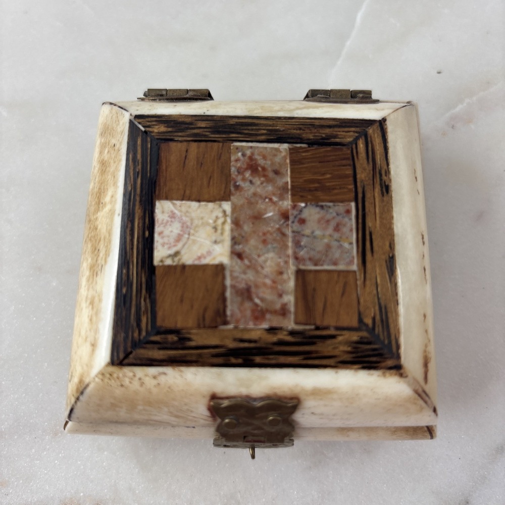 Vtg Bone Trinket Jewelry Keepsake Box Inlay Latch Hinged Lid Lined Decor Boho